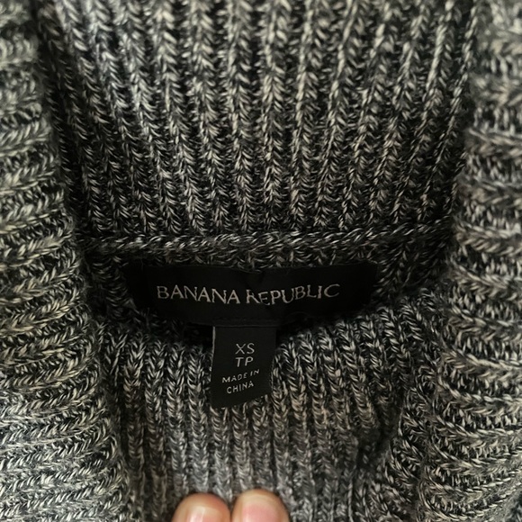 Banana Republic Sweater Tunic with Leather Pockets - Picture 4 of 5